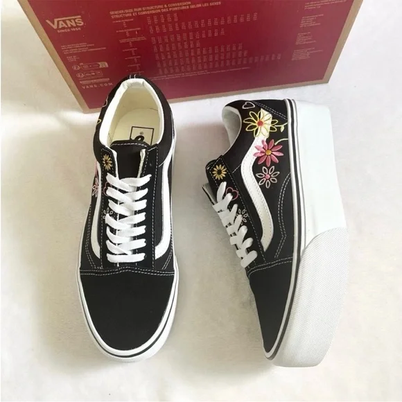 Vans Old Skool Stackform Embroidery
Black / True White Women 8.5 US - Picture 4 of 10